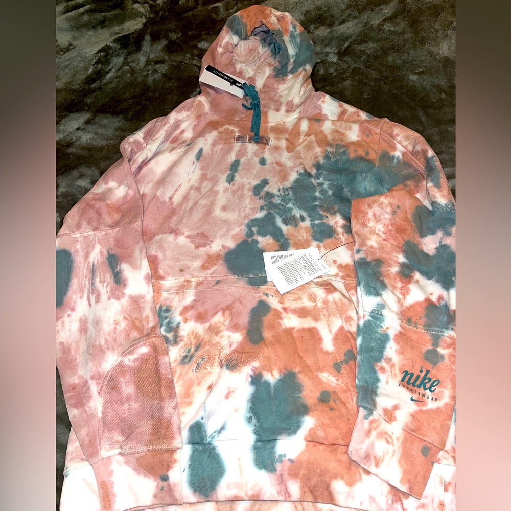 BRAND NEW, NEVER WORN WITH TAGS! GREAT STYLE AND GREAT PRICE!! O.B.O